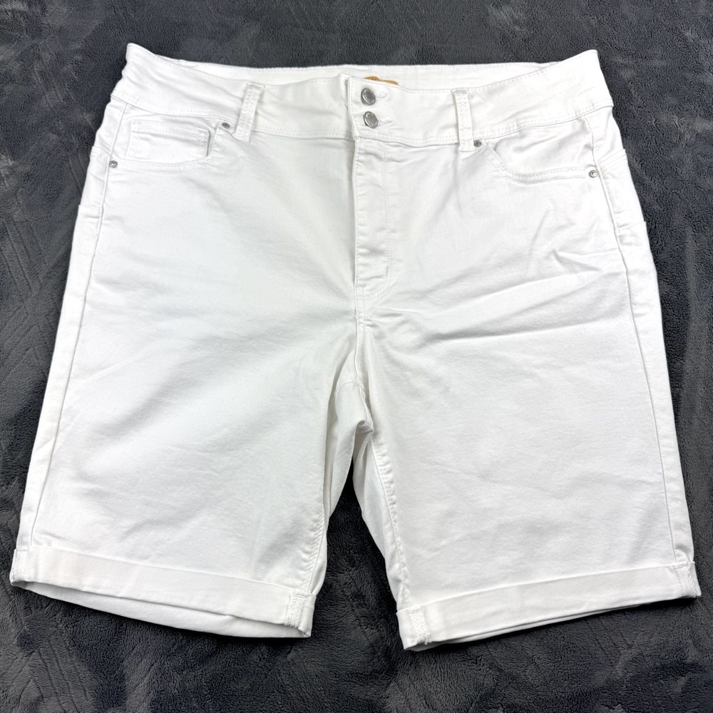 WAX JEAN Butt I Love You. Women's size 3XL. High Rise. Bermuda Denim Shorts